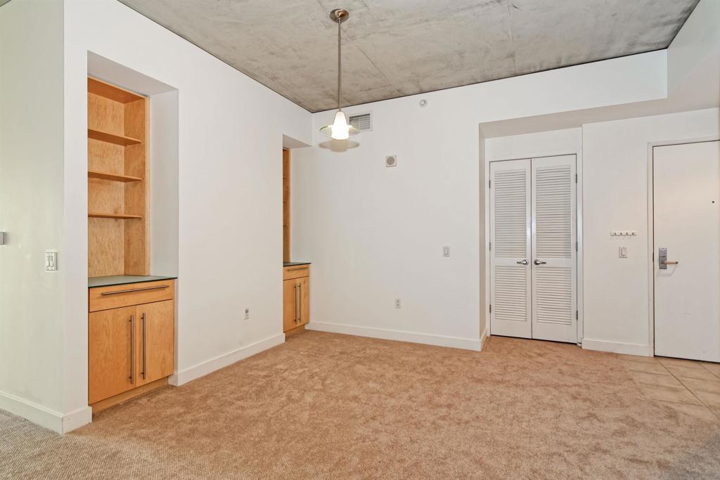 801 Ash St 204
