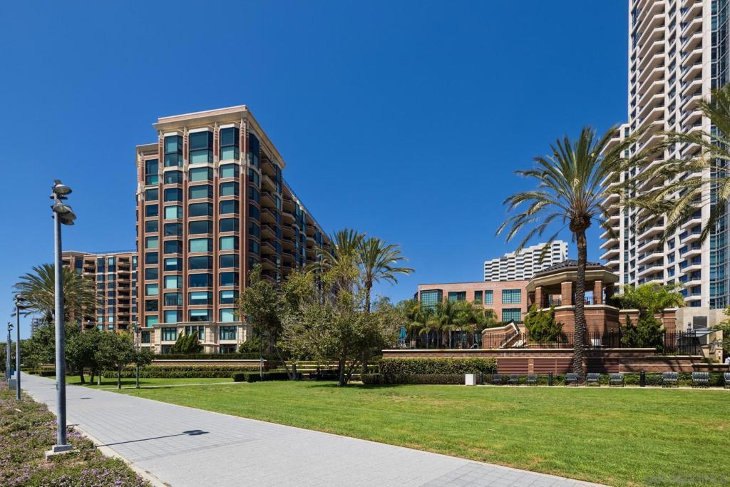 500 W Harbor Drive 1314