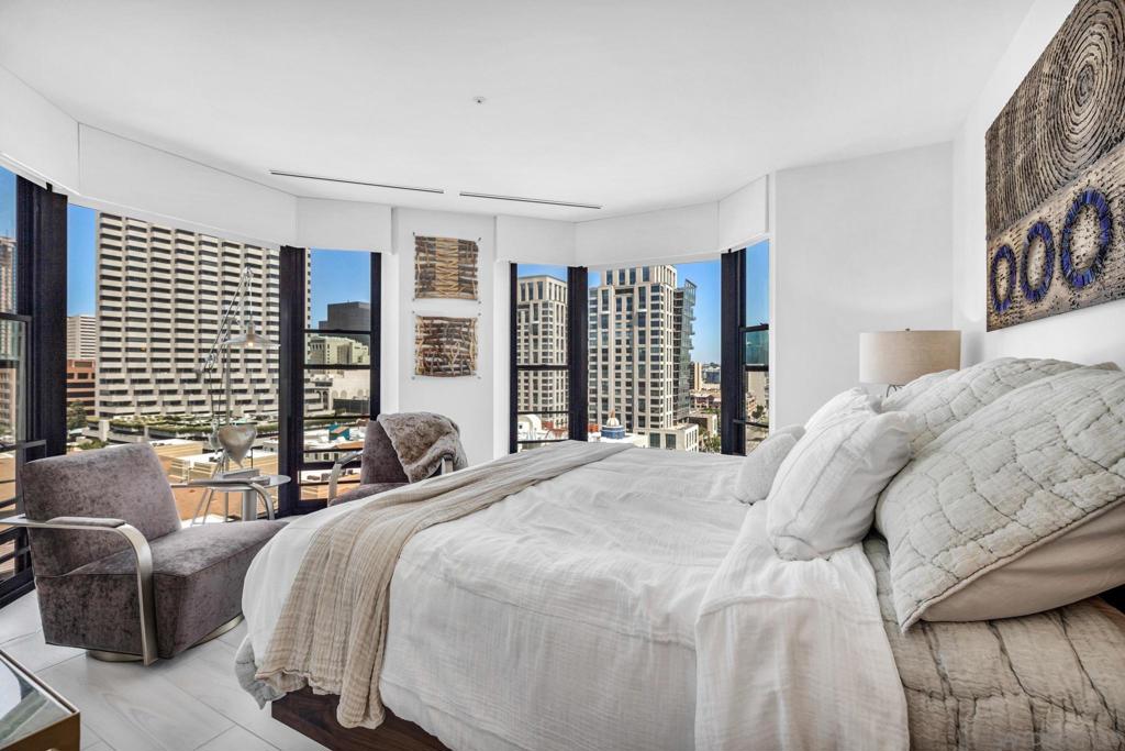 500 W Harbor Drive 1314