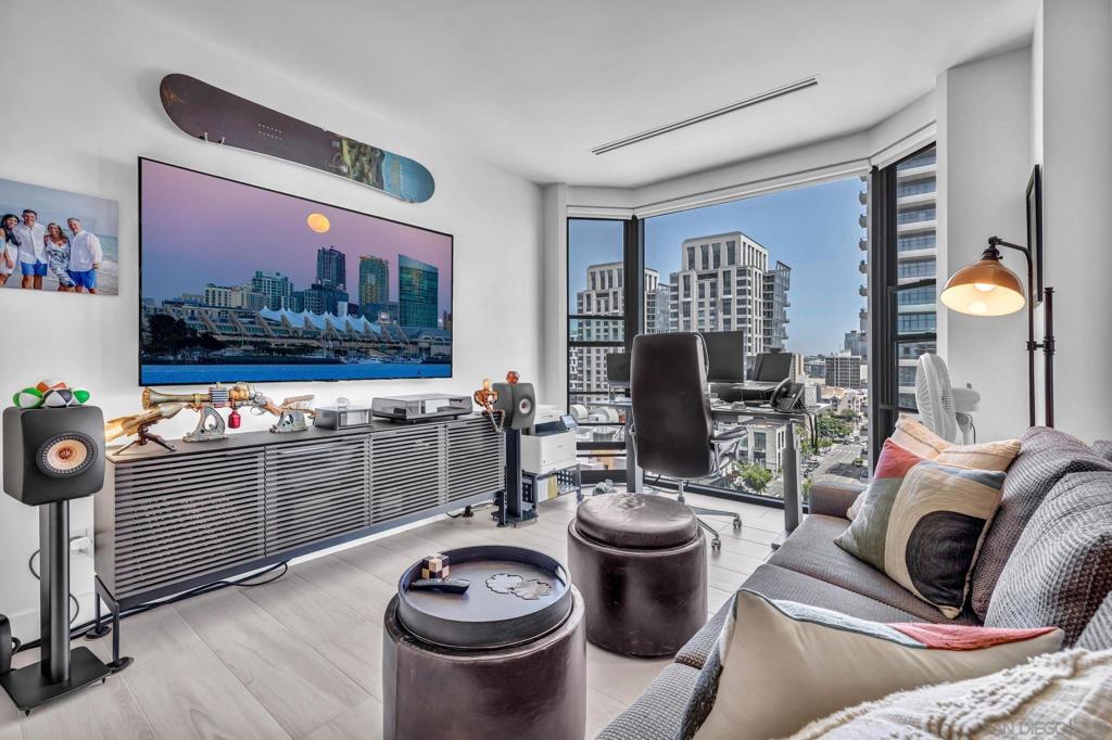 500 W Harbor Drive 1314