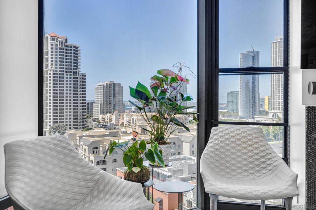 500 W Harbor Drive 1314