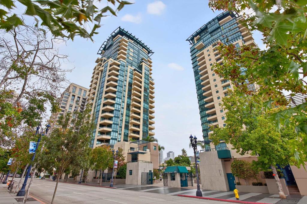 555 Front St 206