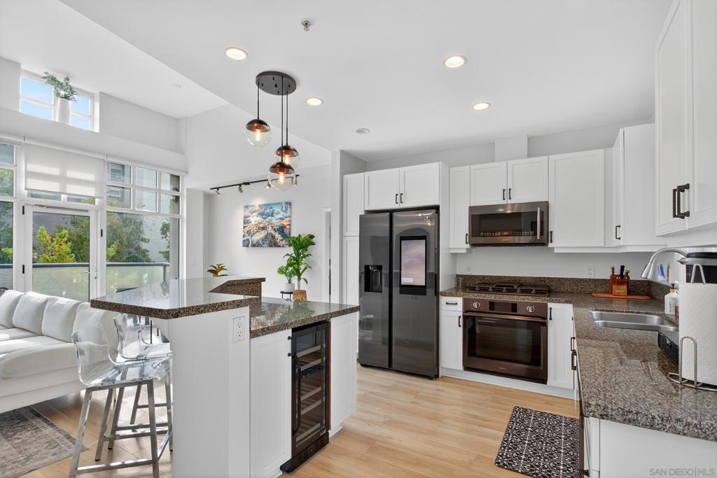 555 Front St 206