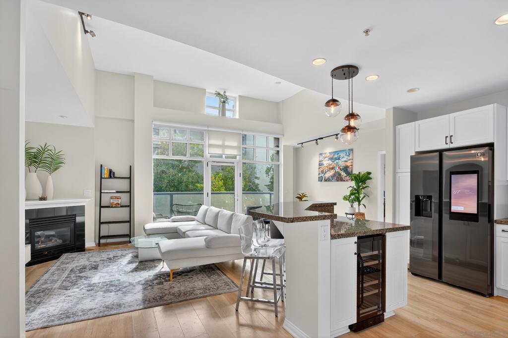 555 Front St 206