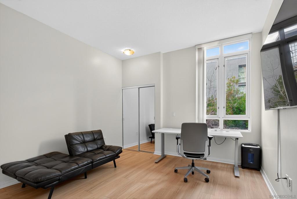 555 Front St 206