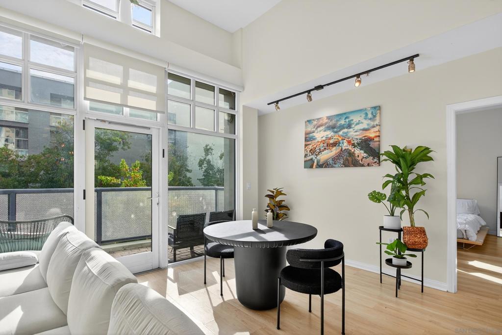 555 Front St 206