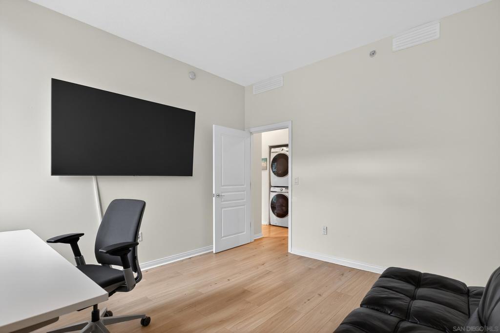 555 Front St 206