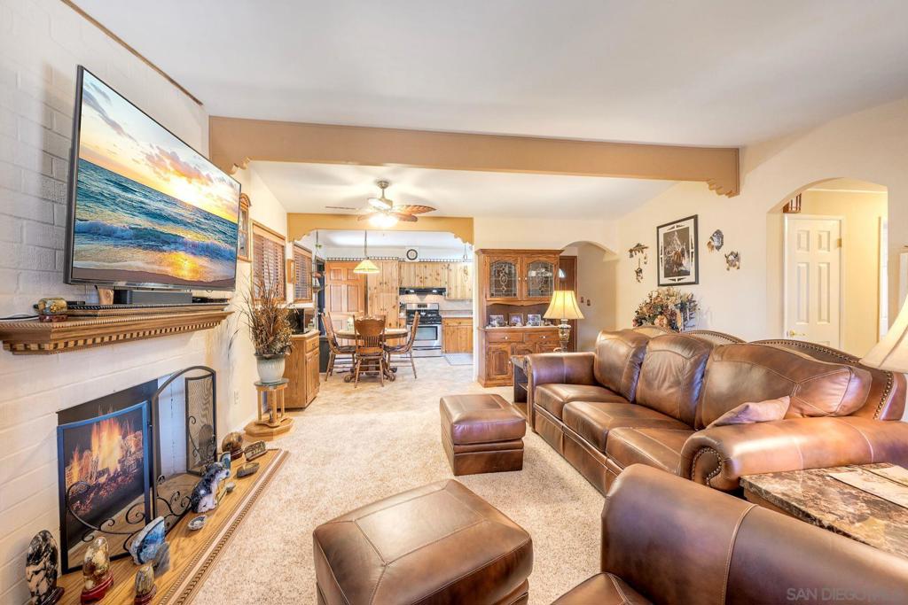 8805 Laddie Ln