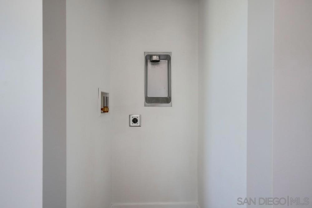 752 W 9th Avenue
