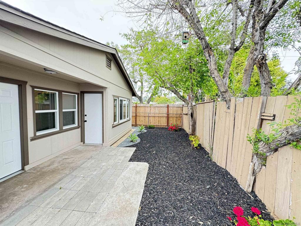 752 W 9th Avenue