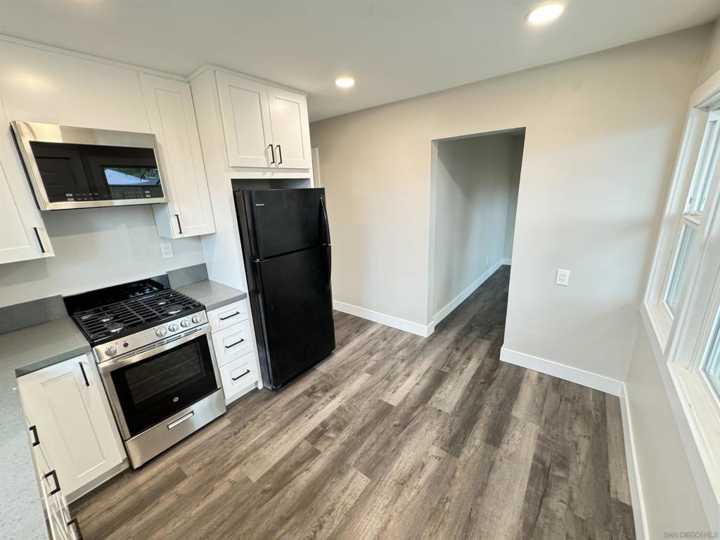 752 W 9th Avenue