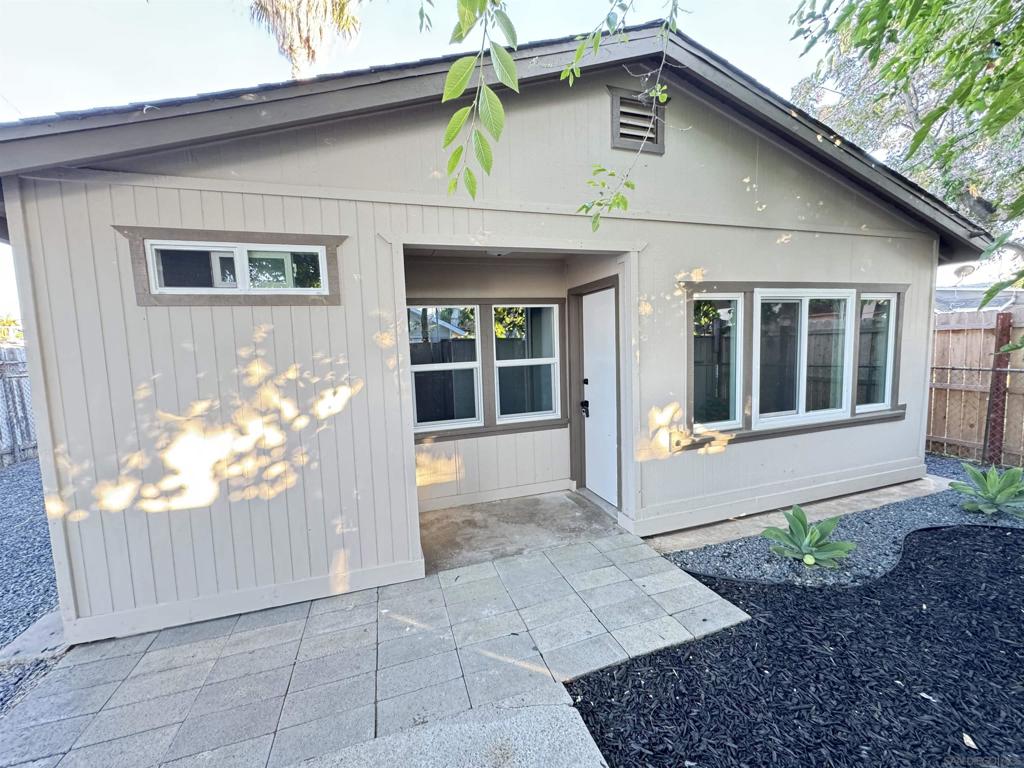 752 W 9th Avenue