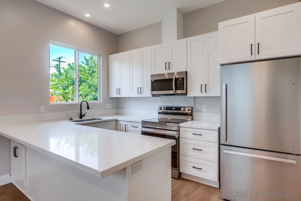 752 W 9th Avenue