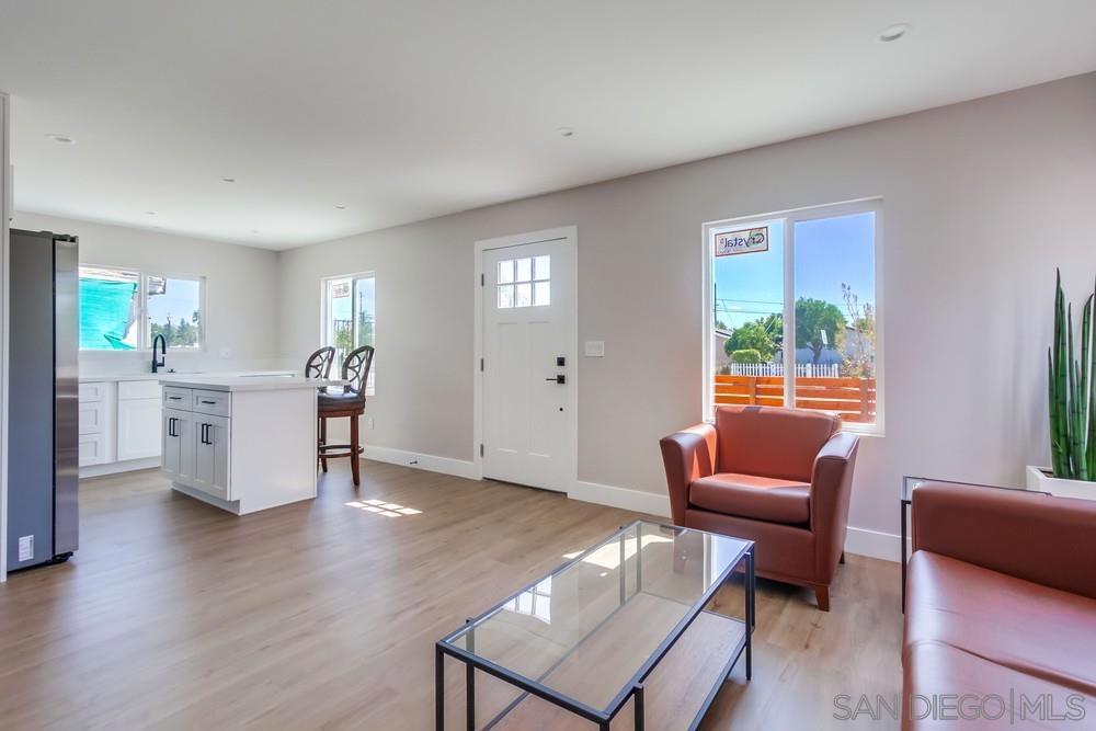 752 W 9th Avenue