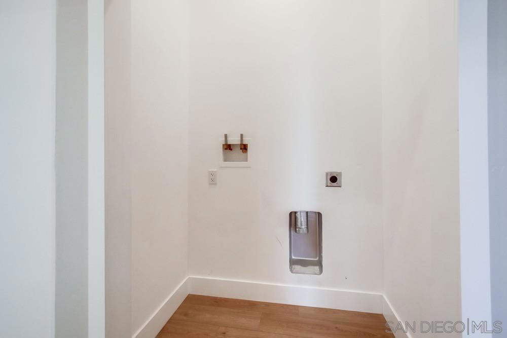 752 W 9th Avenue