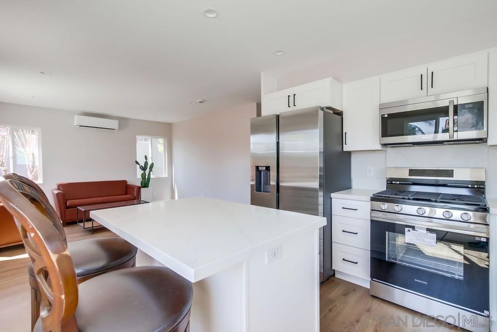 752 W 9th Avenue
