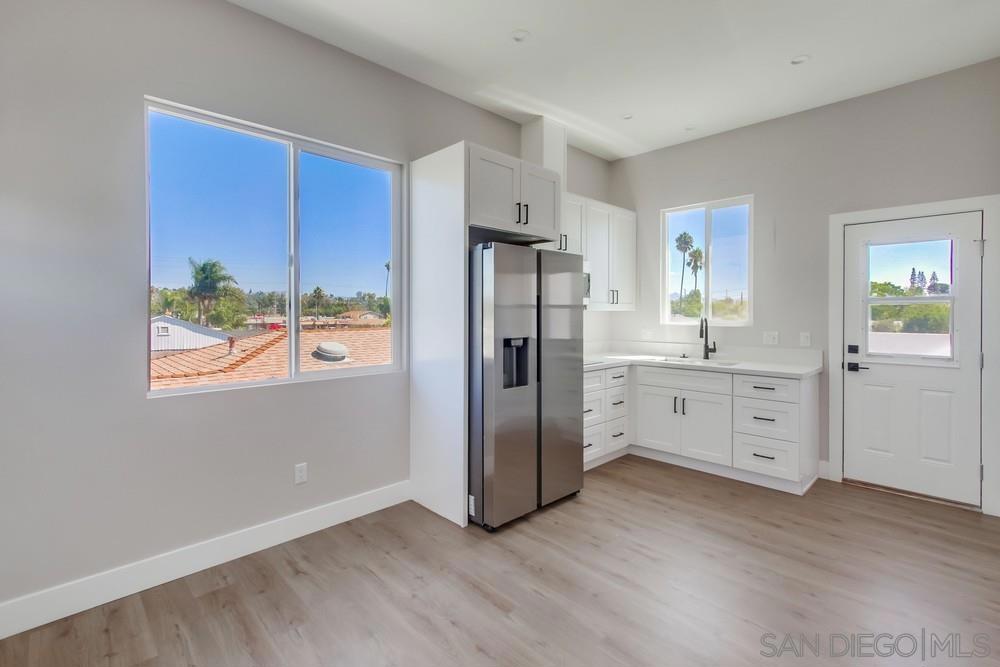 752 W 9th Avenue
