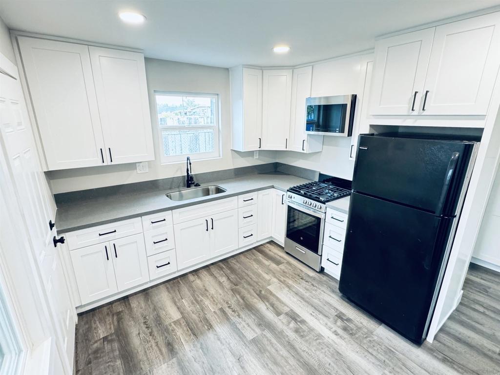 752 W 9th Avenue