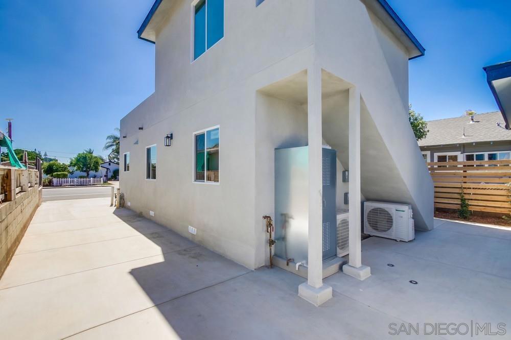752 W 9th Avenue