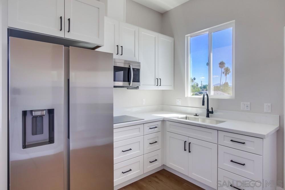 752 W 9th Avenue
