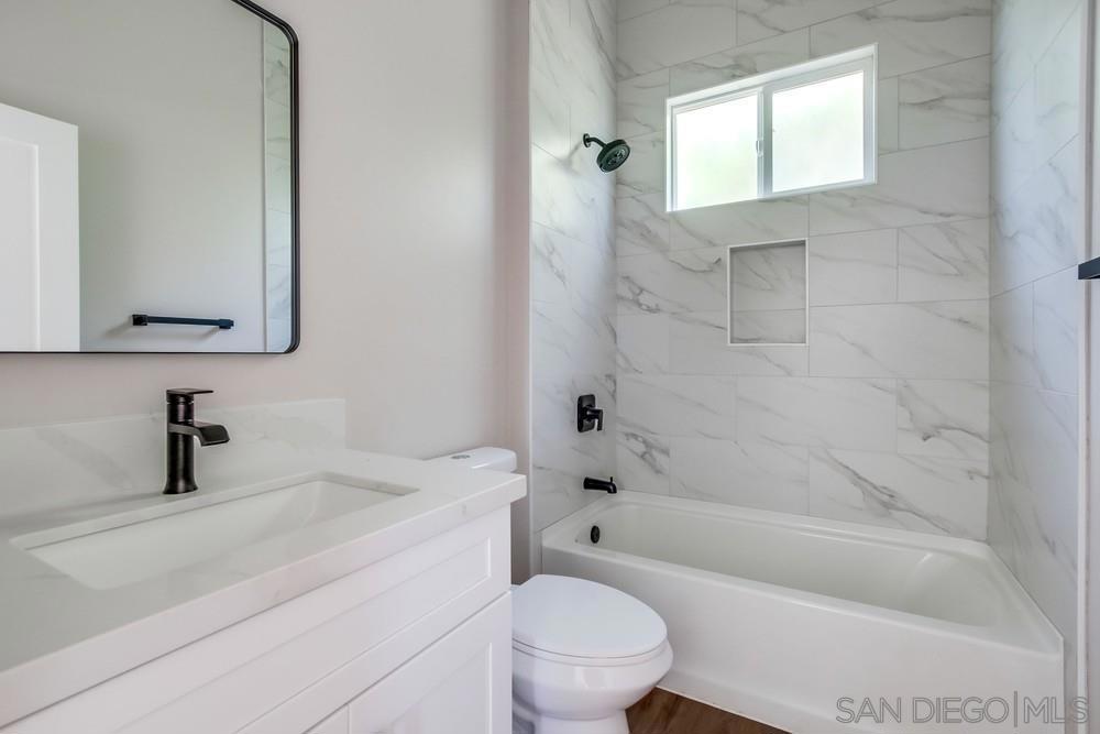 752 W 9th Avenue
