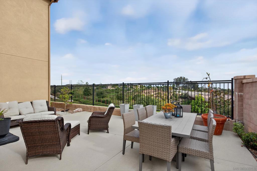 1733 Artemisia Ct