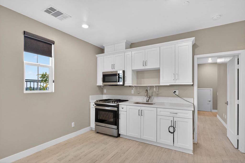 1733 Artemisia Ct