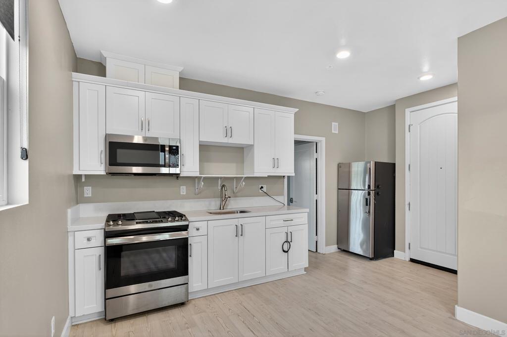 1733 Artemisia Ct