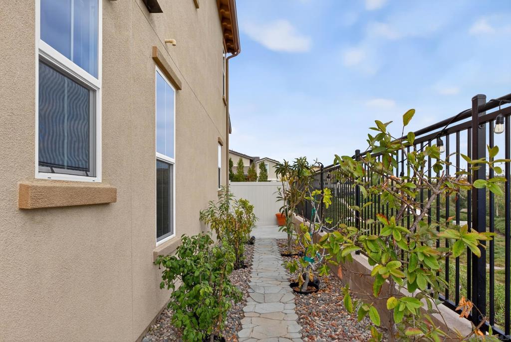 1733 Artemisia Ct