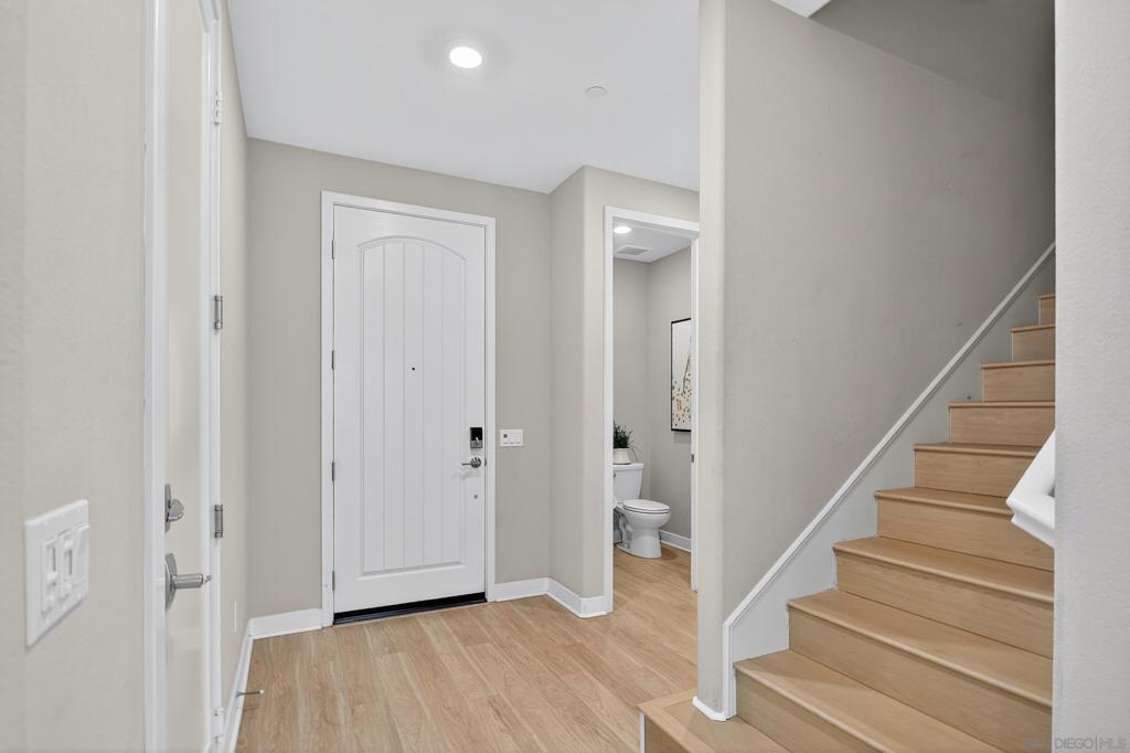 1733 Artemisia Ct