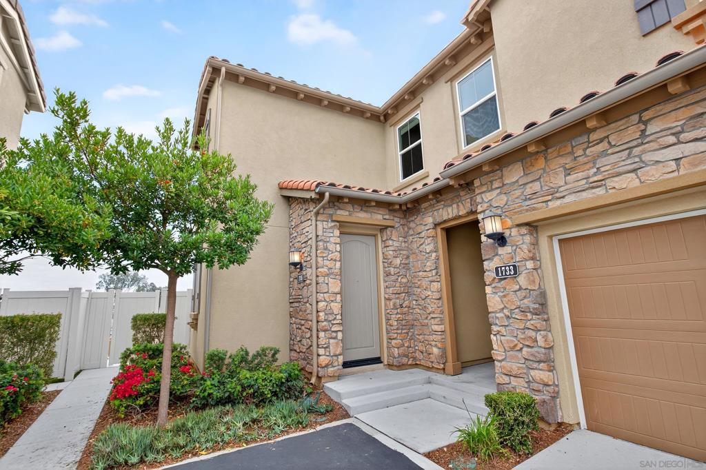 1733 Artemisia Ct