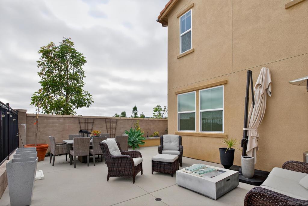 1733 Artemisia Ct