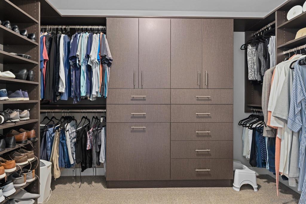 1325 Pacific Hwy 3301