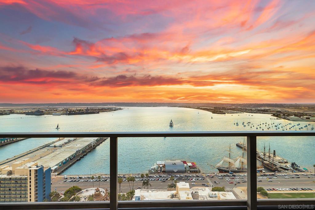 1325 Pacific Hwy 3301