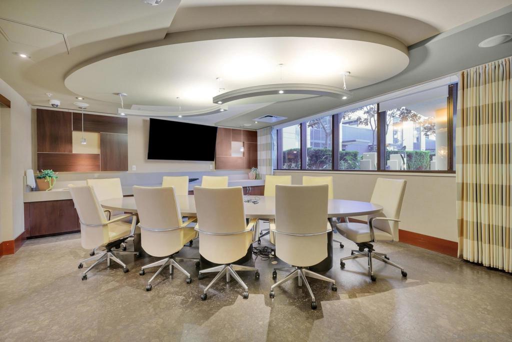 1325 Pacific Hwy 3301