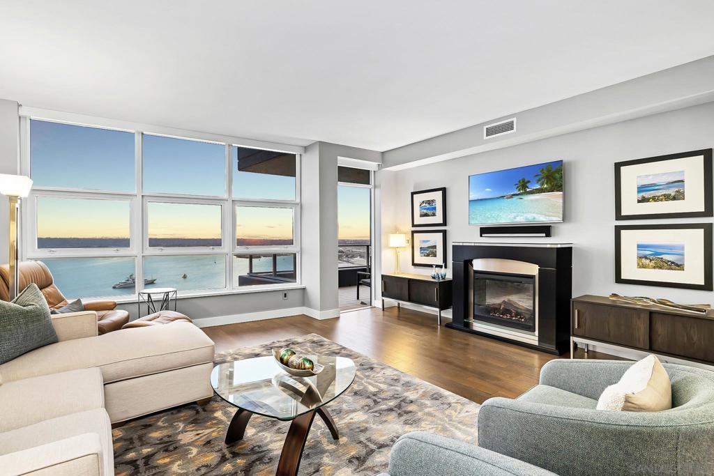 1325 Pacific Hwy 3301