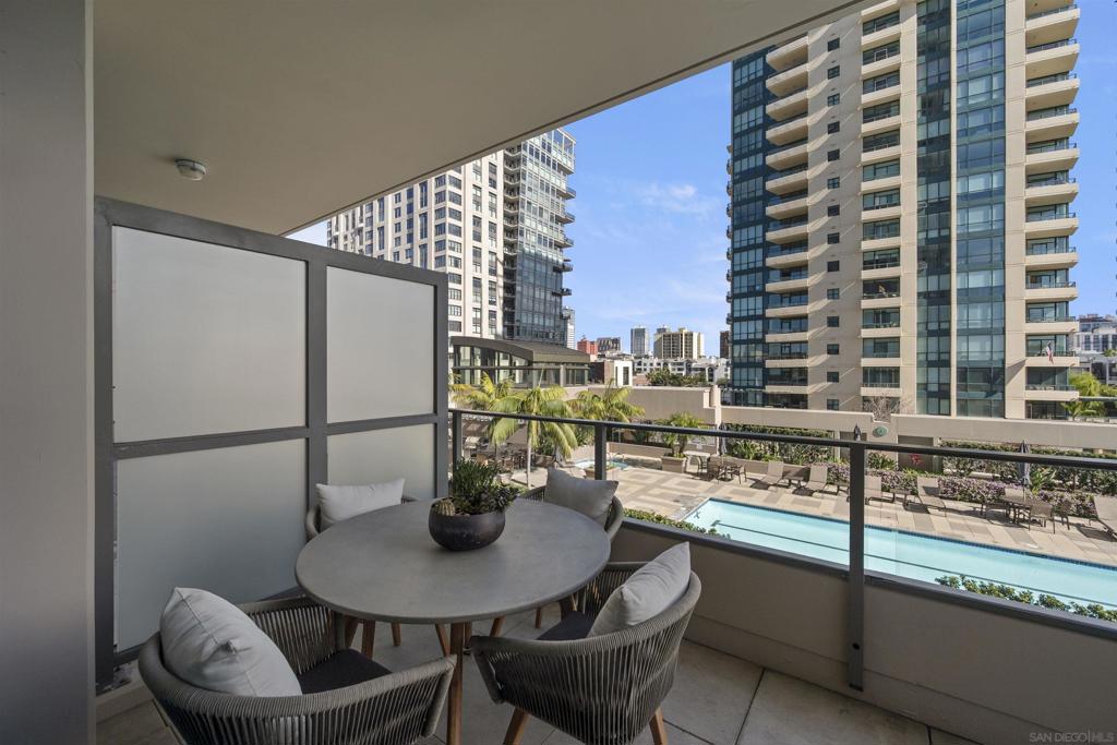 550 Front St 302