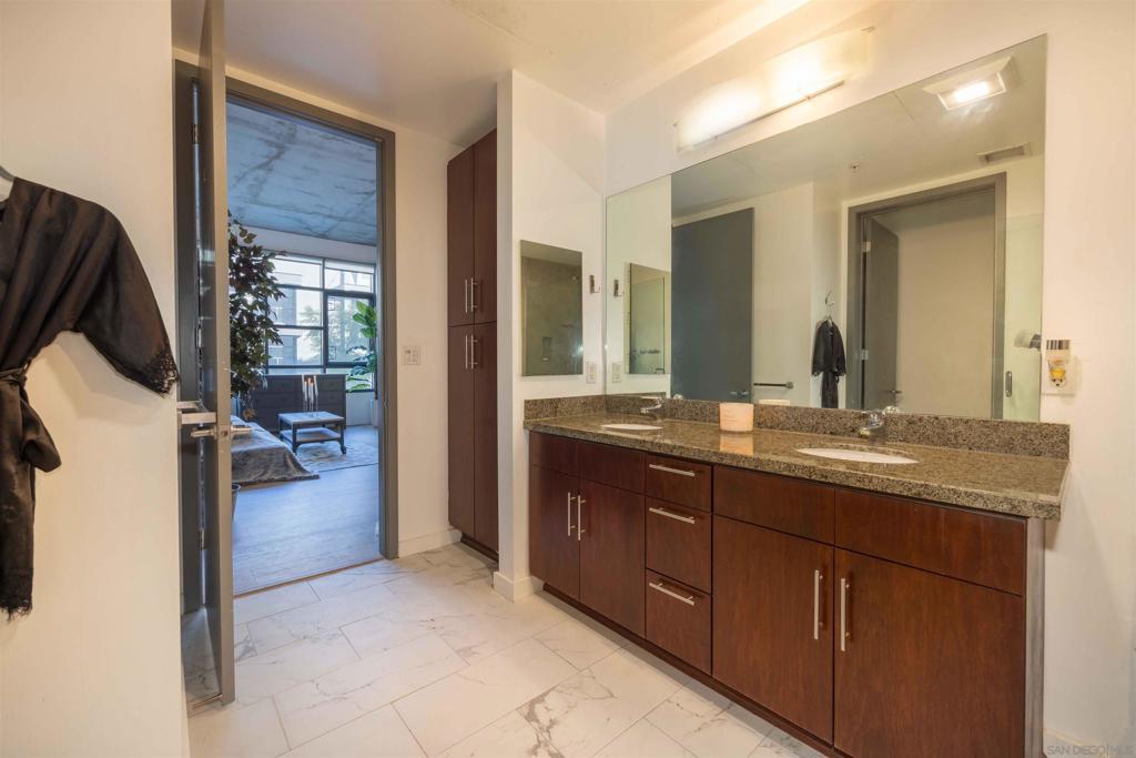 1050 Island Ave. 404