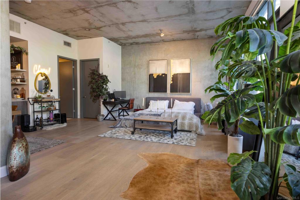 1050 Island Ave. 404