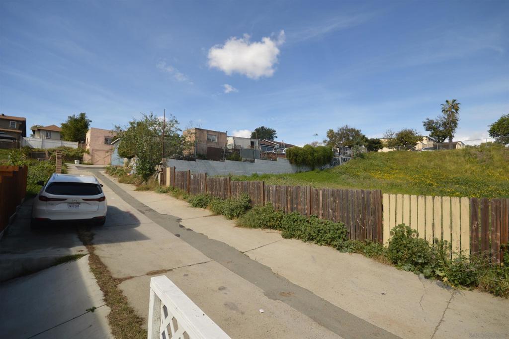 2548 Island Ave