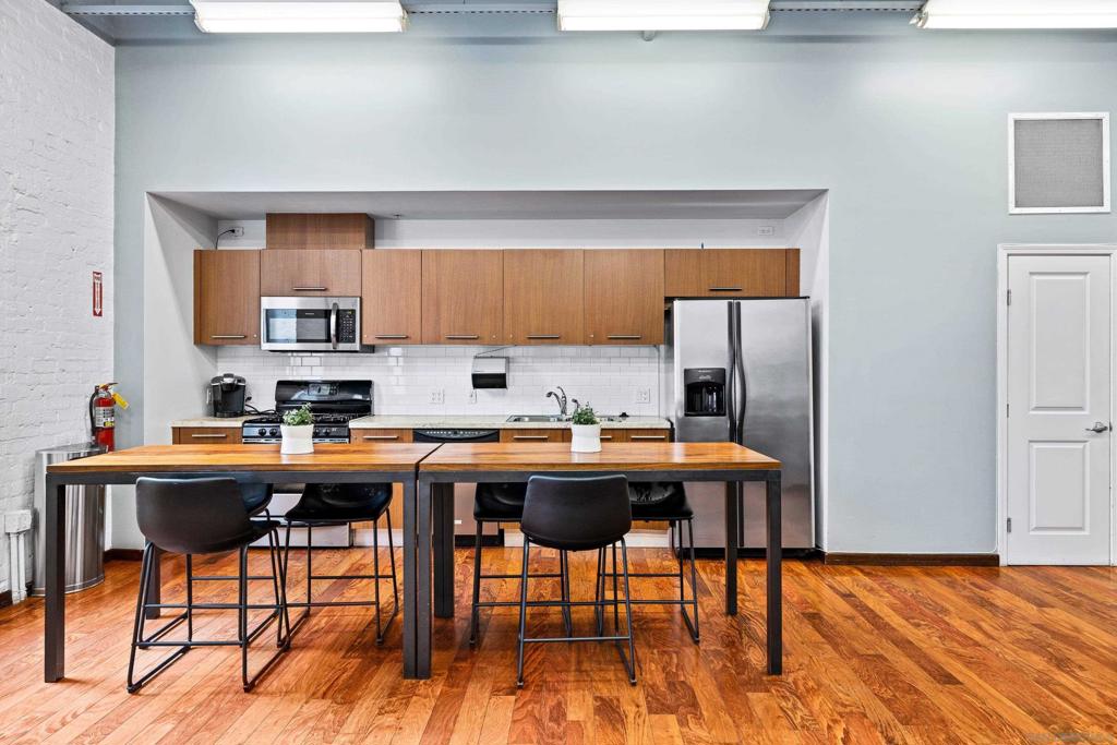 1431 Pacific Highway 519