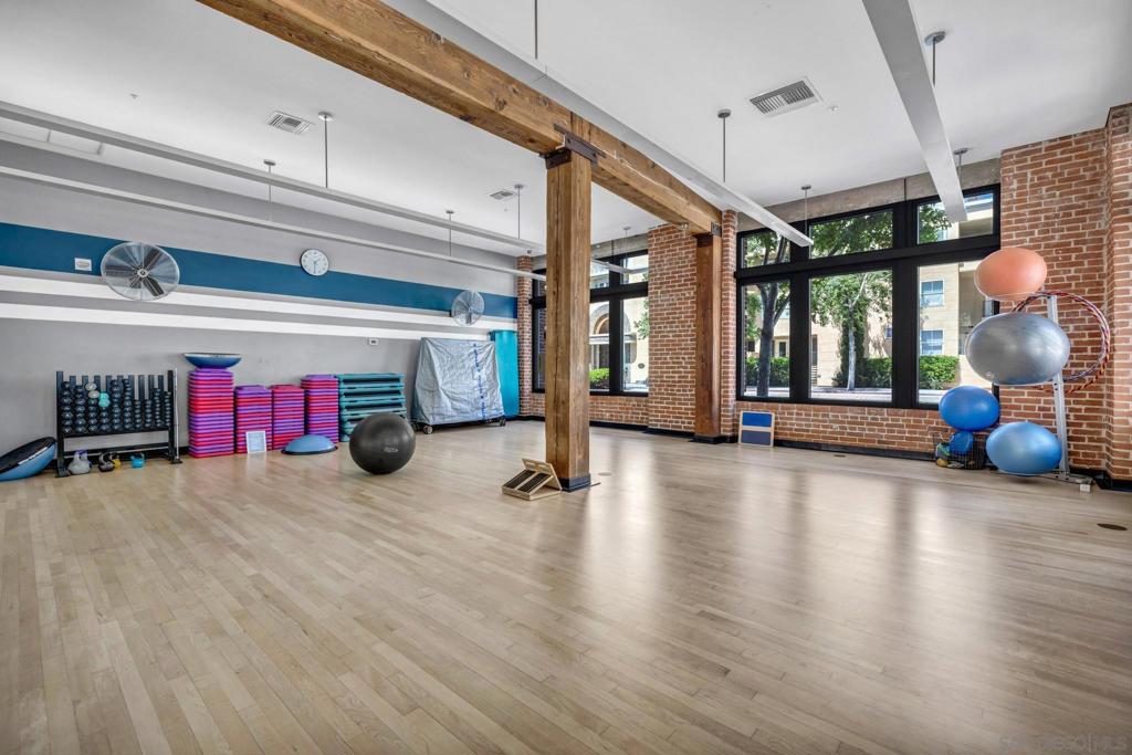 500 W Harbor Drive 136