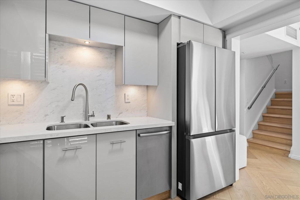 500 W Harbor Drive 136