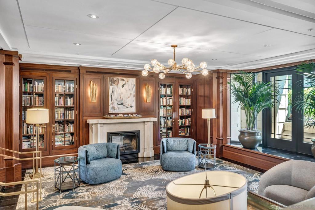 500 W Harbor Drive 136