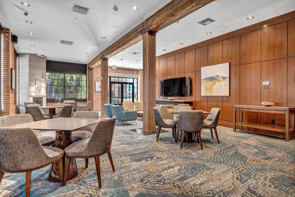 500 W Harbor Drive 136