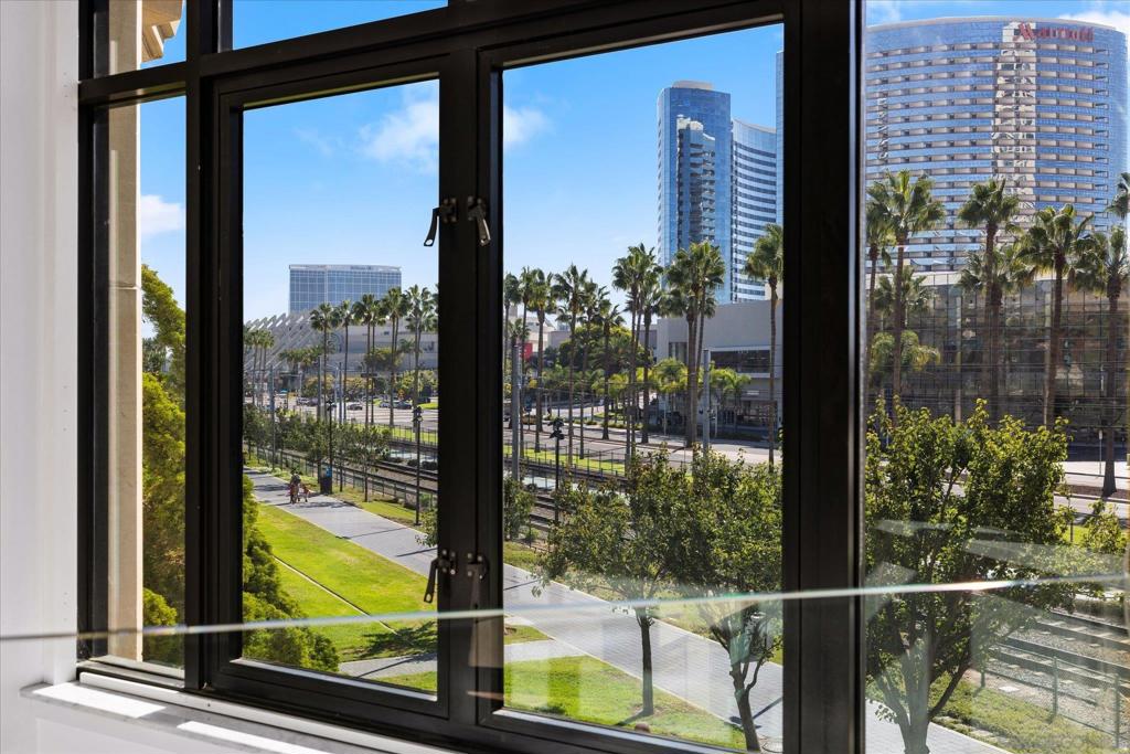 500 W Harbor Drive 136