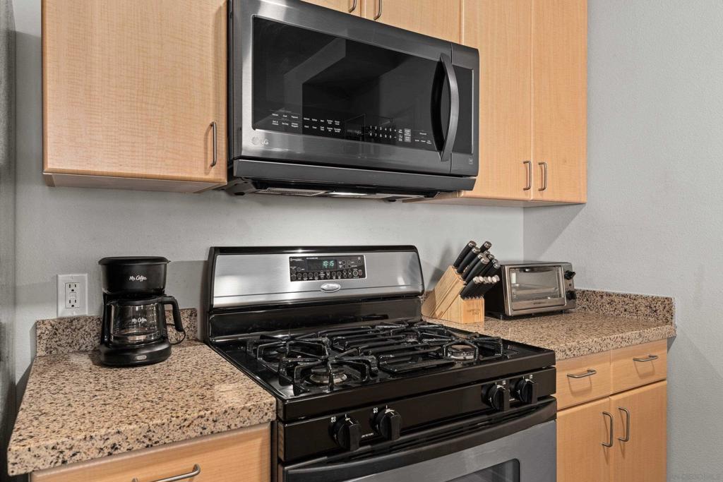 445 Island Avenue 404