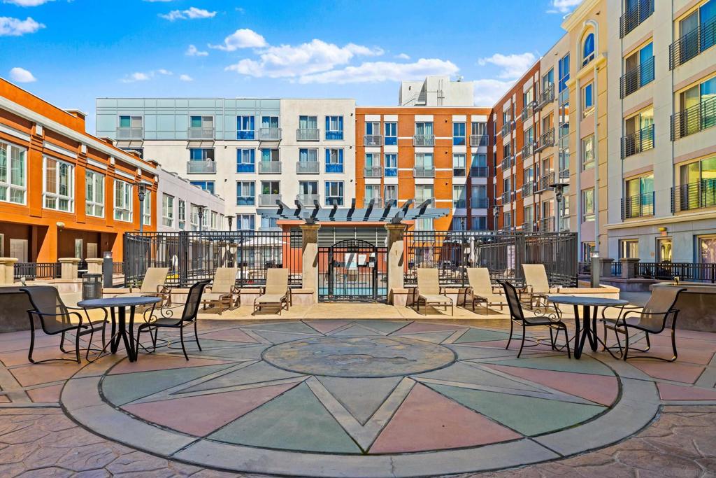 445 Island Avenue 404