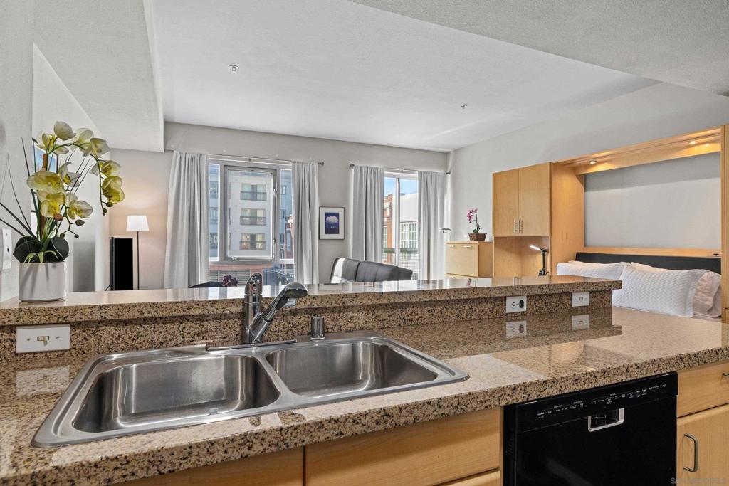 445 Island Avenue 404