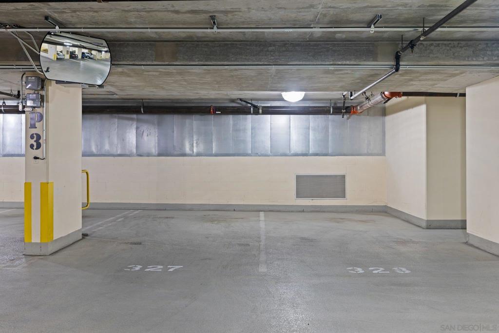 1325 Pacific Hwy 3301